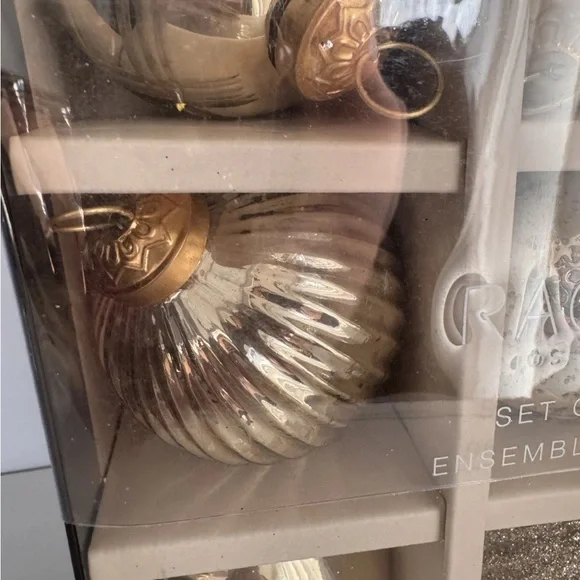 Rachel Zoe Elegant Classy Gold Ornaments - Picture 2 of 6